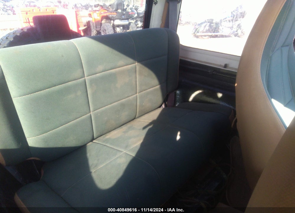 1998 JEEP WRANGLER SAHARA VIN: 1J4FY49S6WP705281