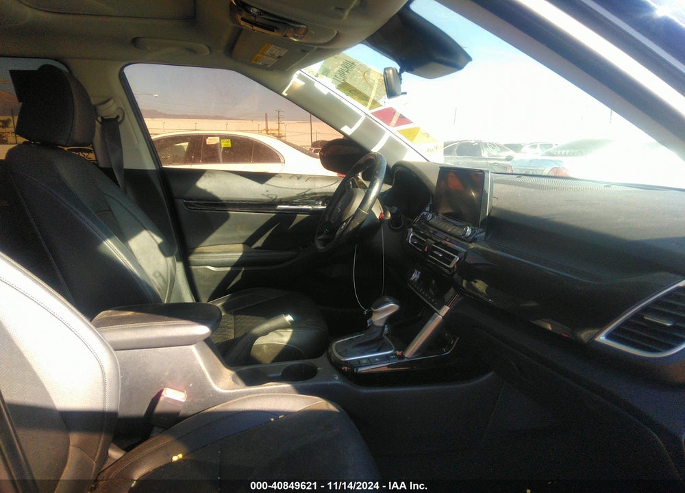 2022 KIA SELTOS EX VIN: KNDERCAAXN7246167