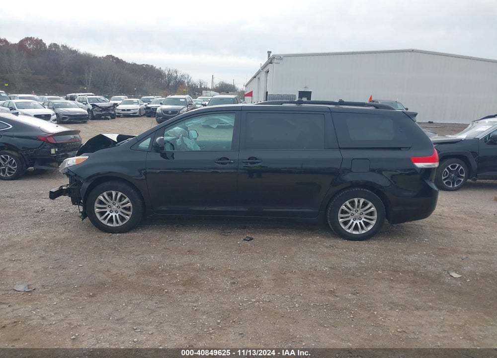 2011 TOYOTA SIENNA XLE V6 VIN: 5TDYK3DC5BS036222