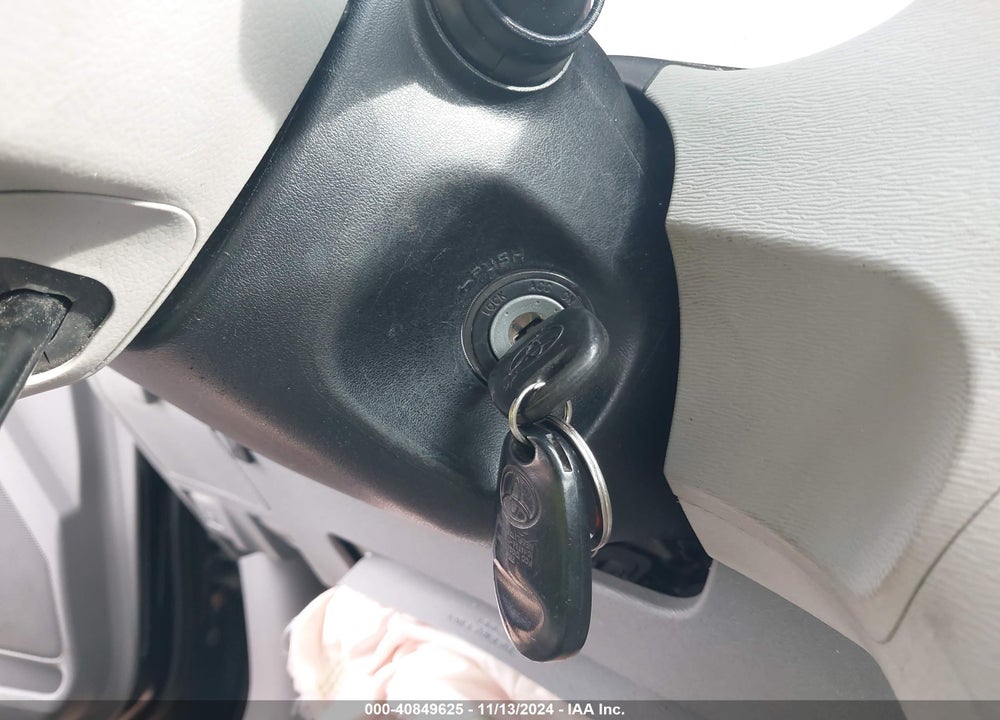 2011 TOYOTA SIENNA XLE V6 VIN: 5TDYK3DC5BS036222