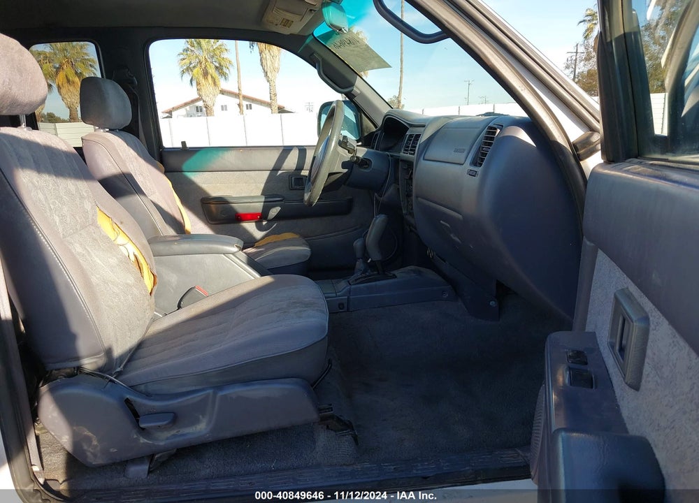 2000 TOYOTA TACOMA BASE V6 VIN: 4TAWN72N7YZ668345
