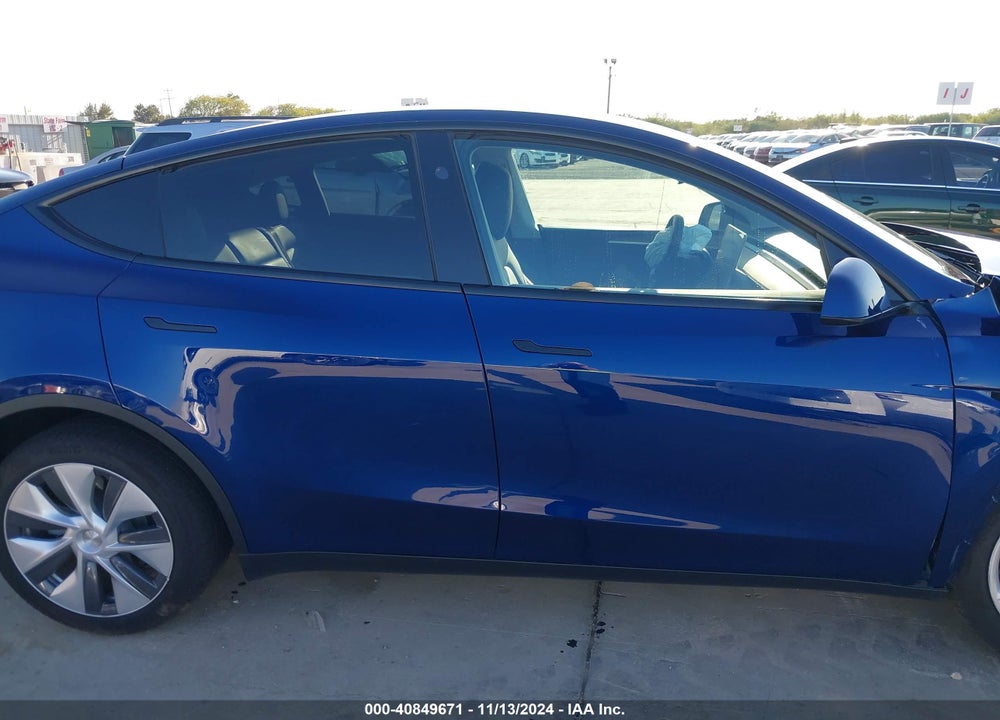 2024 TESLA MODEL Y LONG RANGE DUAL MOTOR ALL-WHEEL DRIVE VIN: 7SAYGDEE4RA278182