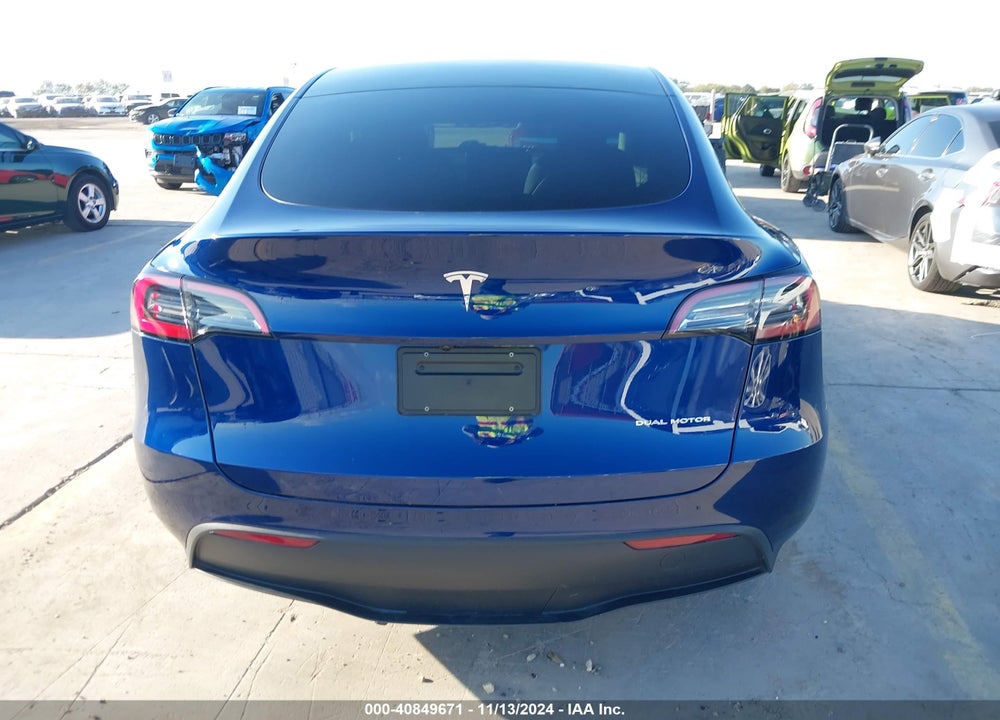 2024 TESLA MODEL Y LONG RANGE DUAL MOTOR ALL-WHEEL DRIVE VIN: 7SAYGDEE4RA278182