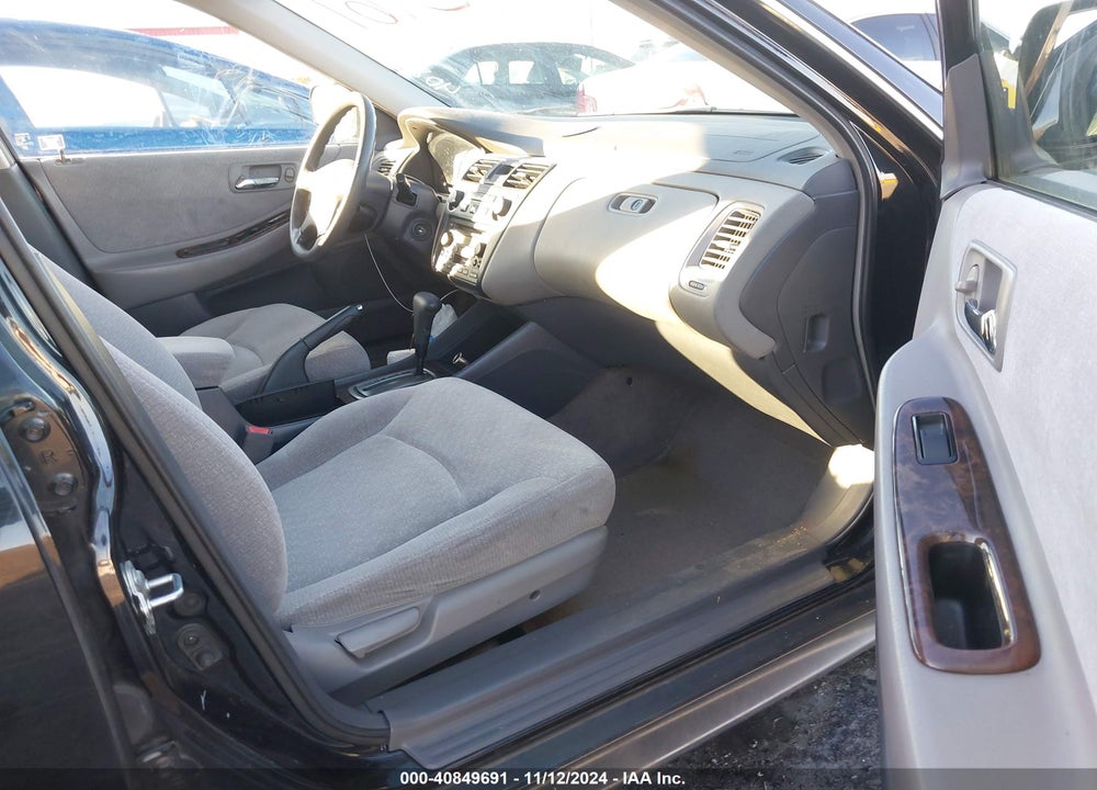 2002 HONDA ACCORD 2.3 SE VIN: JHMCG56752C034610