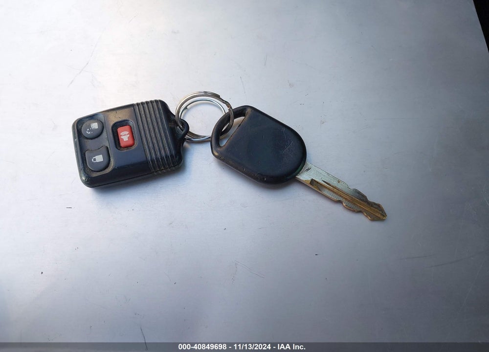 2005 FORD ESCAPE XLS VIN: 1FMYU02Z55KA48426