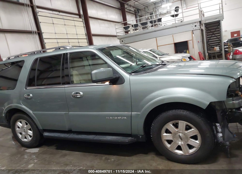 2005 LINCOLN NAVIGATOR VIN: 5LMFU28535LJ06645