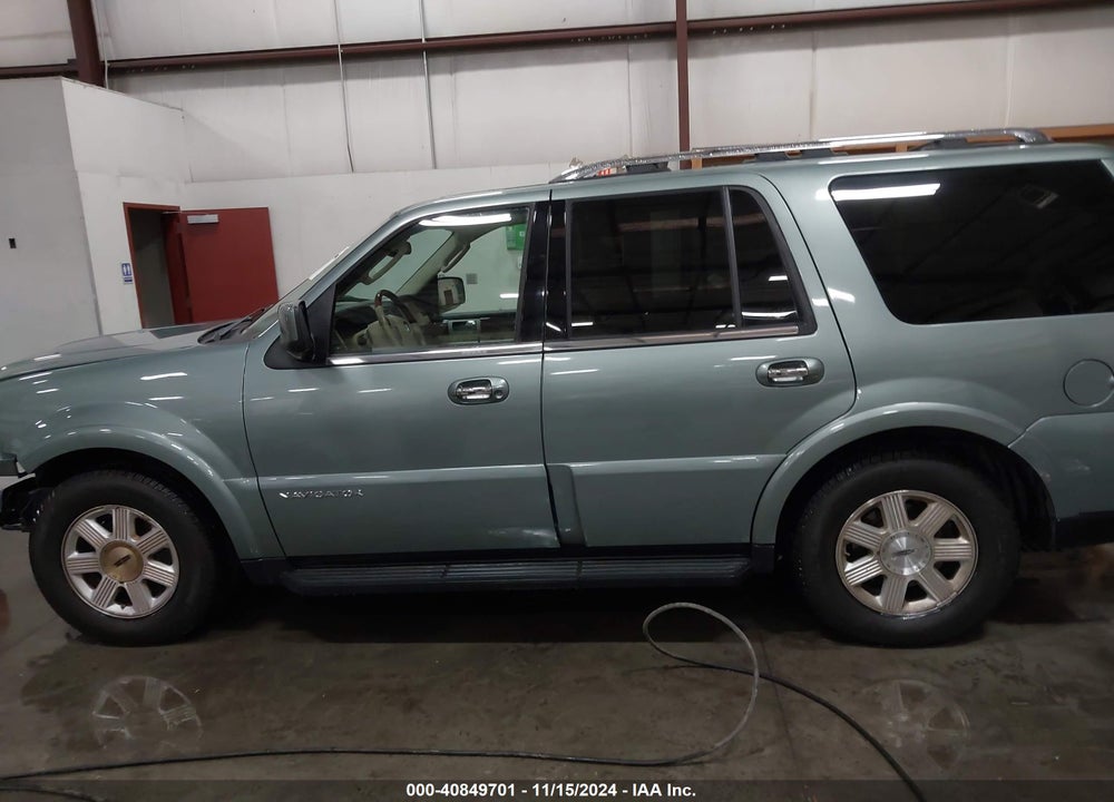 2005 LINCOLN NAVIGATOR VIN: 5LMFU28535LJ06645