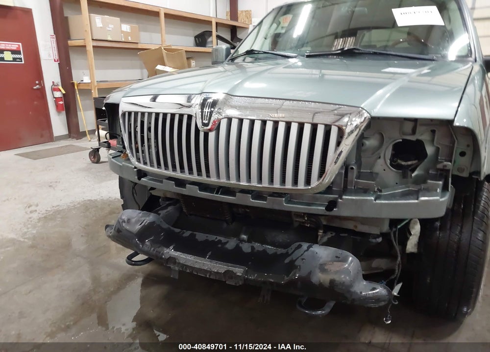 2005 LINCOLN NAVIGATOR VIN: 5LMFU28535LJ06645