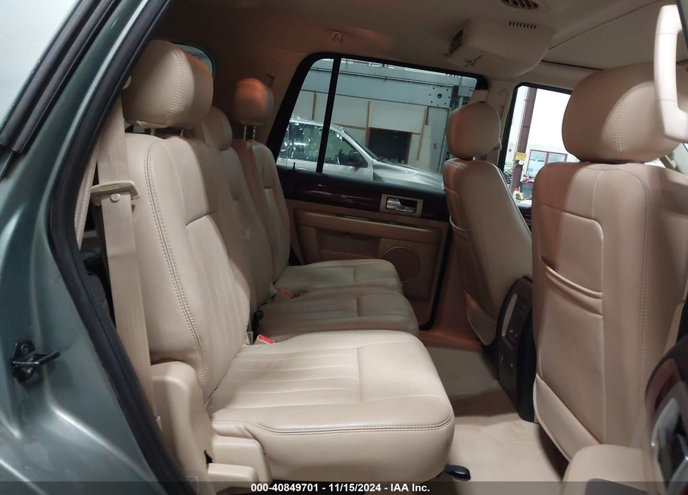 2005 LINCOLN NAVIGATOR VIN: 5LMFU28535LJ06645