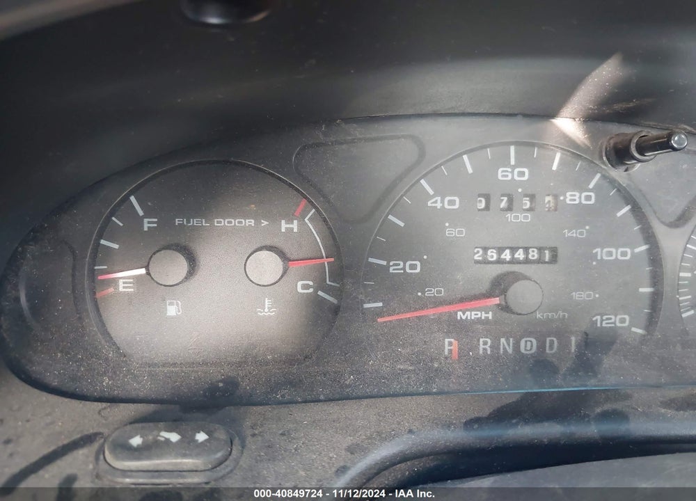 2003 FORD TAURUS SE VIN: 1FAFP53U13A243080