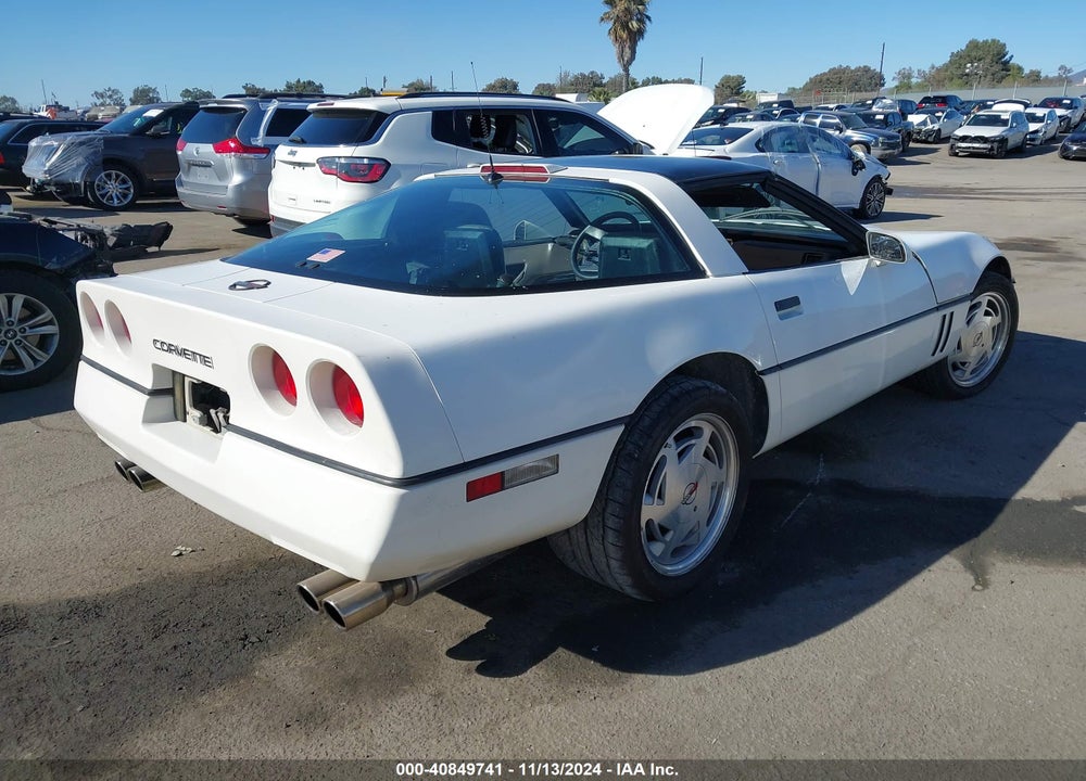1988 CHEVROLET CORVETTE VIN: 1G1YY2185J5109823