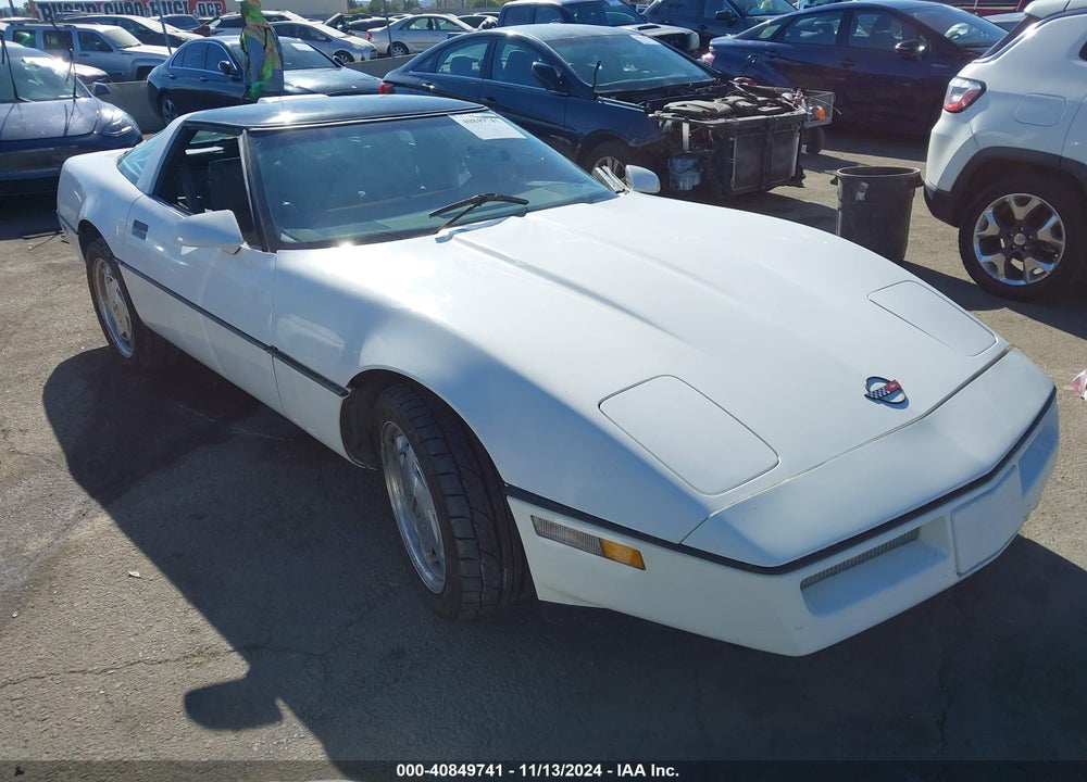 1988 CHEVROLET CORVETTE VIN: 1G1YY2185J5109823