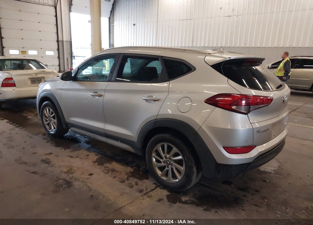 2018 HYUNDAI TUCSON SEL VIN: KM8J33A40JU700511