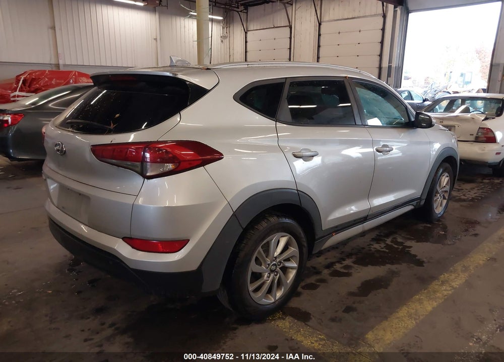 2018 HYUNDAI TUCSON SEL VIN: KM8J33A40JU700511