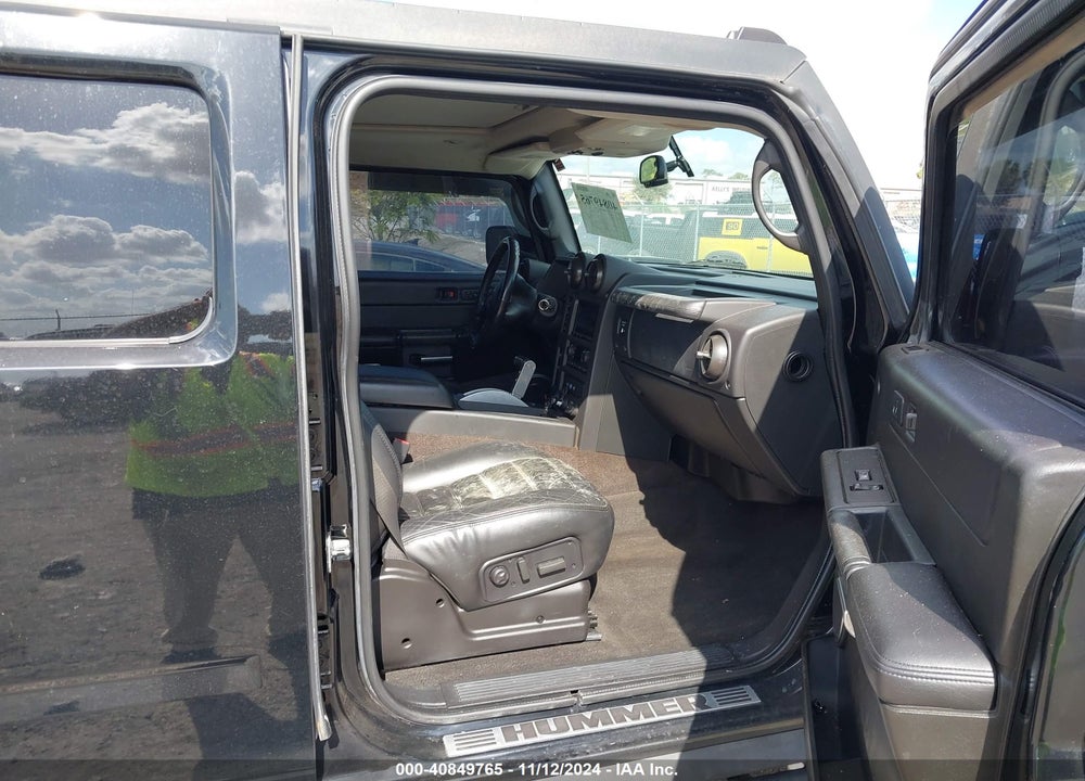 2007 HUMMER H2 SUT VIN: 5GRGN22U77H109271