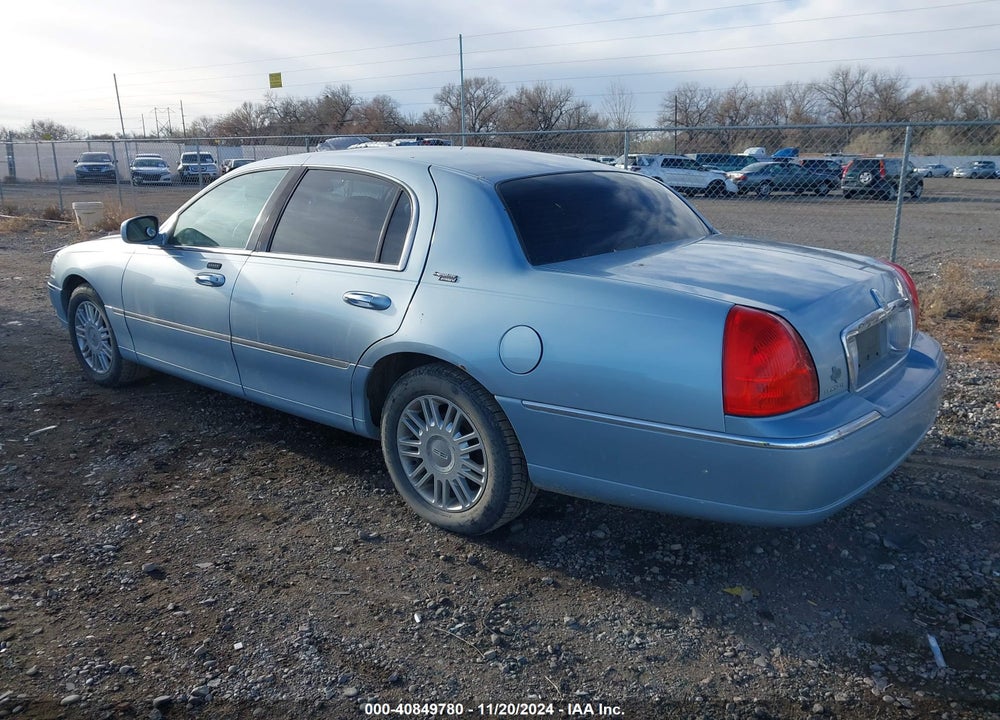 2006 LINCOLN TOWN CAR SIGNATURE LIMITED VIN: 1LNHM82W46Y626308