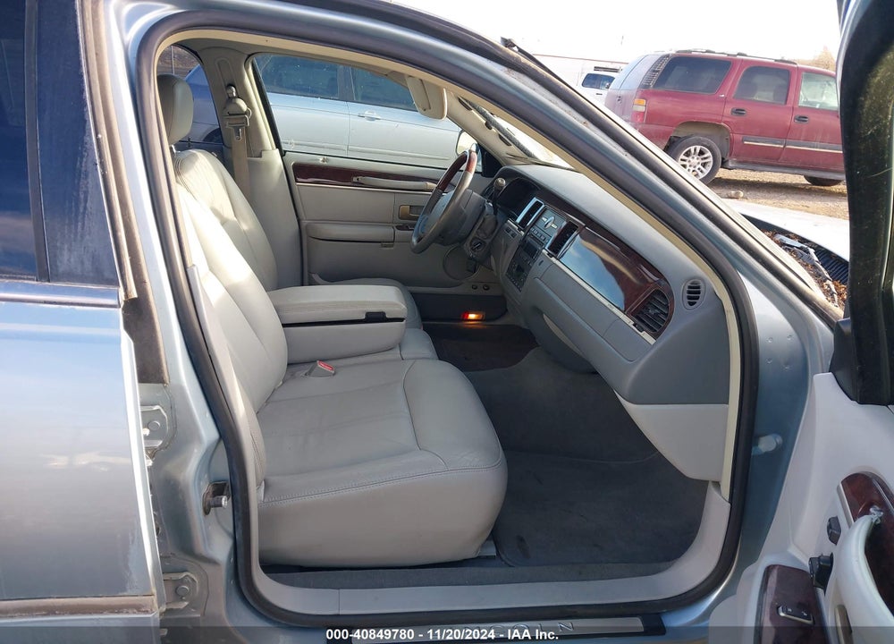 2006 LINCOLN TOWN CAR SIGNATURE LIMITED VIN: 1LNHM82W46Y626308