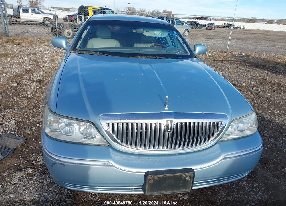 2006 LINCOLN TOWN CAR SIGNATURE LIMITED VIN: 1LNHM82W46Y626308