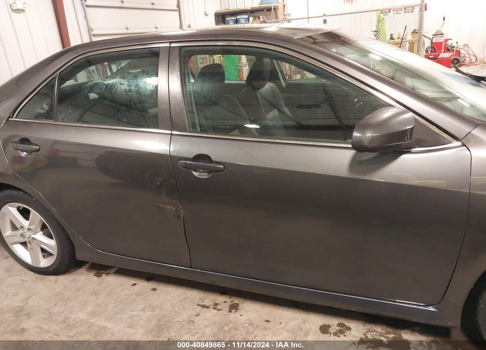2013 TOYOTA CAMRY SE VIN: 4T1BF1FK2DU686414
