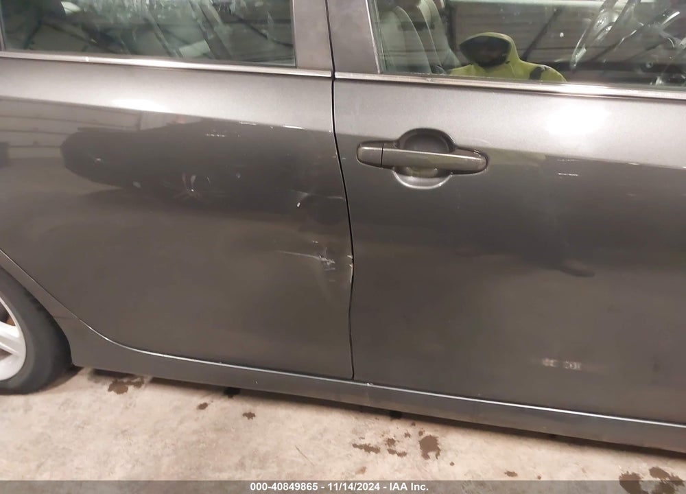 2013 TOYOTA CAMRY SE VIN: 4T1BF1FK2DU686414