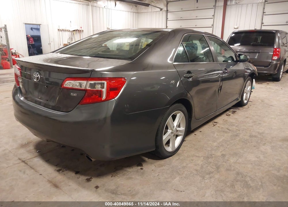 2013 TOYOTA CAMRY SE VIN: 4T1BF1FK2DU686414