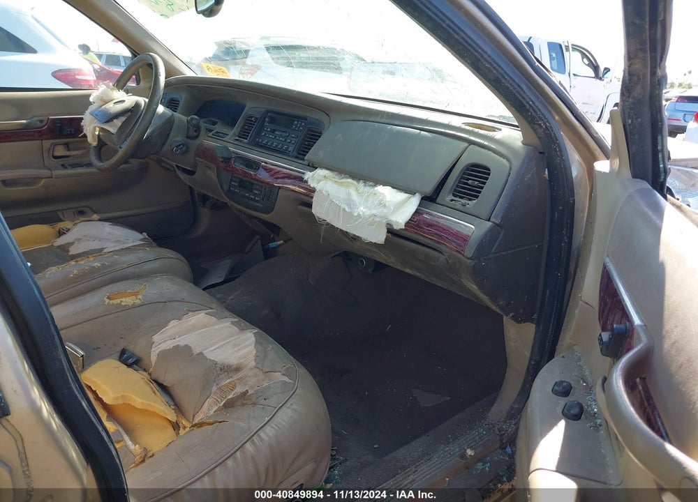 2000 MERCURY GRAND MARQUIS LS VIN: 2MEFM75W0YX688002