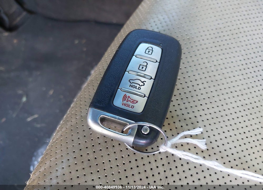 2013 HYUNDAI GENESIS 3.8 VIN: KMHGC4DDXDU221044