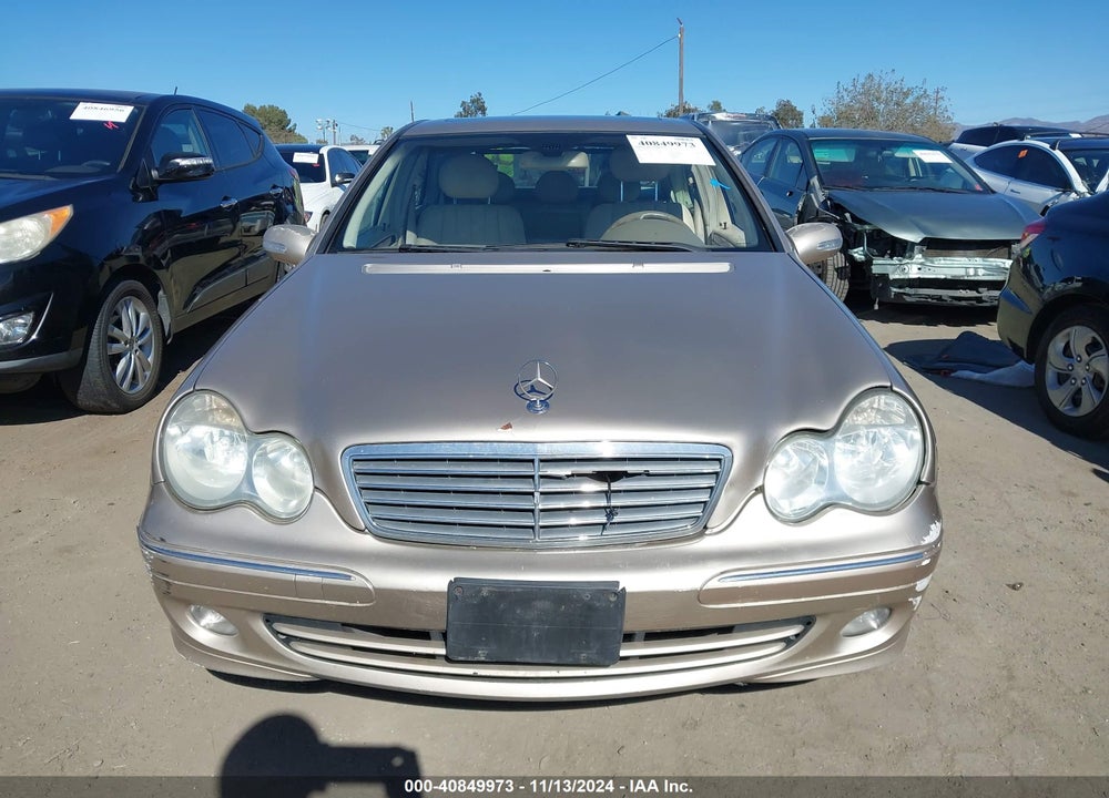 2005 MERCEDES-BENZ C 240 LUXURY VIN: WDBRF61J35F584316