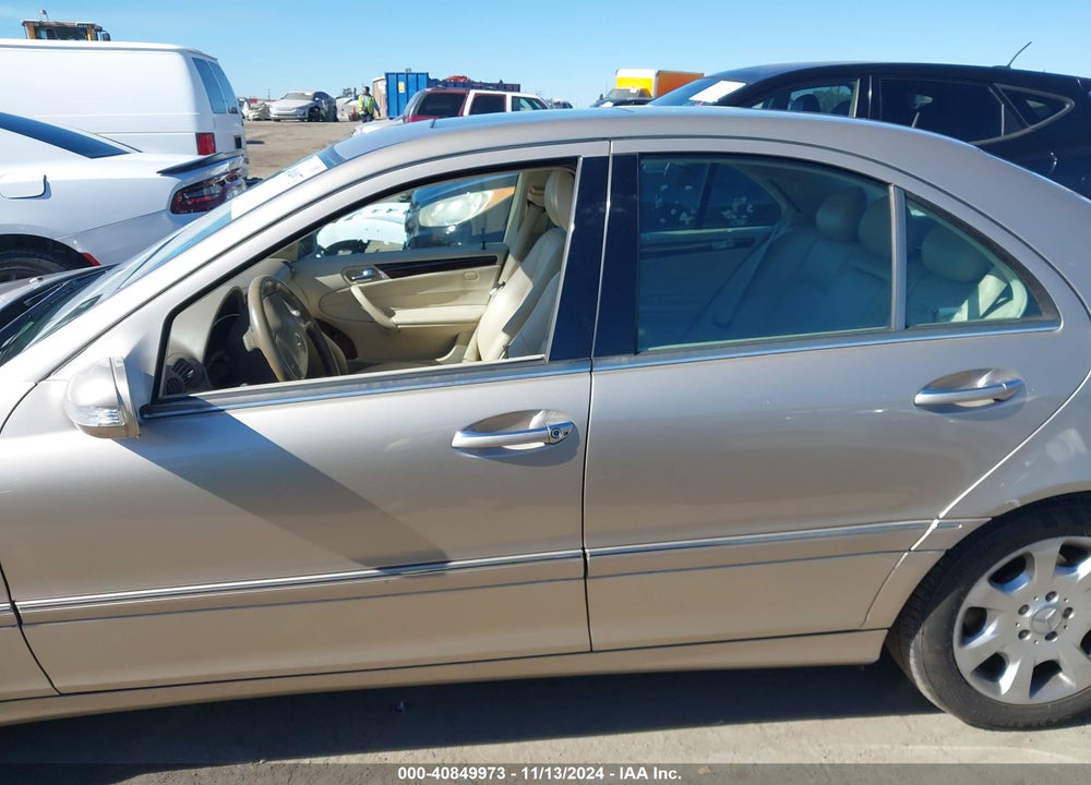 2005 MERCEDES-BENZ C 240 LUXURY VIN: WDBRF61J35F584316
