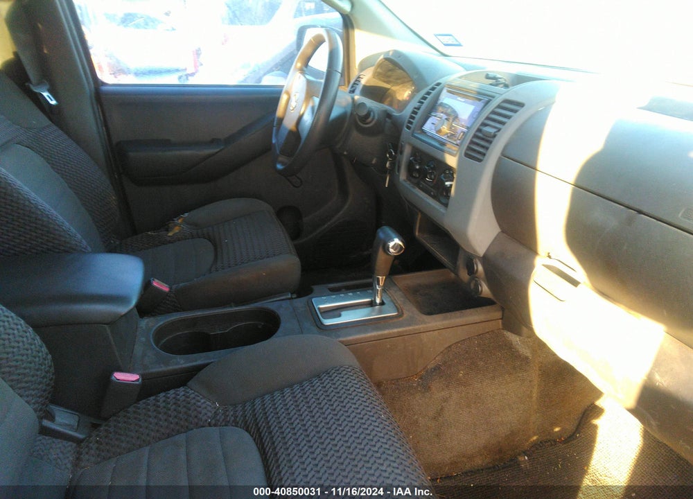 2005 NISSAN FRONTIER SE VIN: 1N6AD06U45C448277