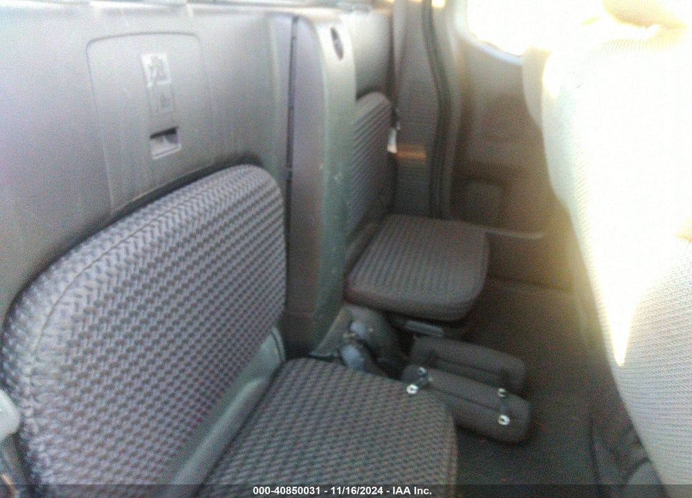 2005 NISSAN FRONTIER SE VIN: 1N6AD06U45C448277