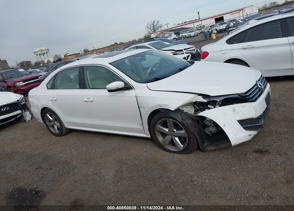 2013 VOLKSWAGEN PASSAT 2.5L SE VIN: 1VWBP7A37DC112141