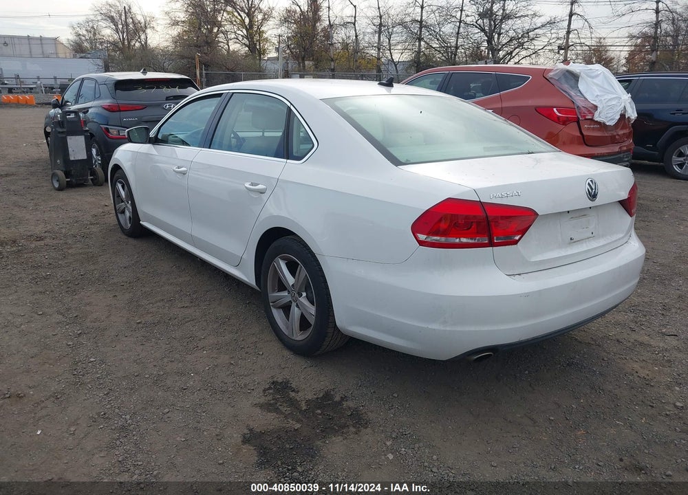 2013 VOLKSWAGEN PASSAT 2.5L SE VIN: 1VWBP7A37DC112141