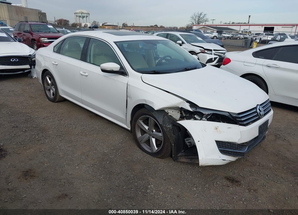 2013 VOLKSWAGEN PASSAT 2.5L SE VIN: 1VWBP7A37DC112141