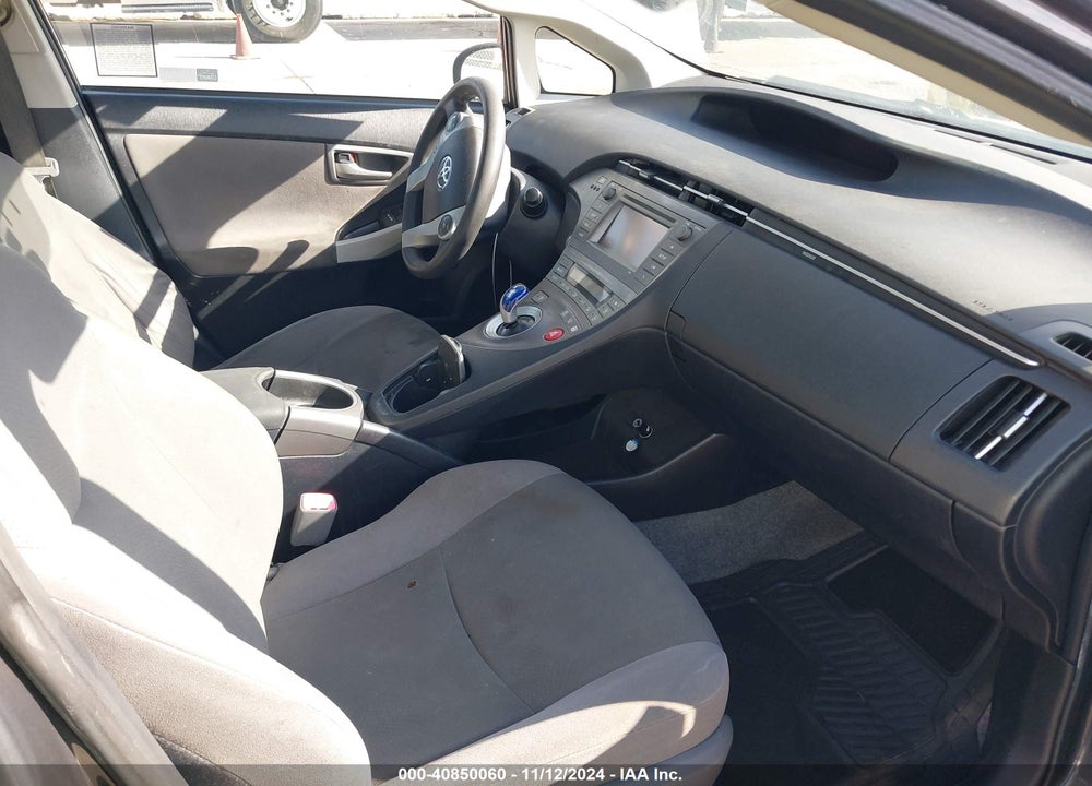 2013 TOYOTA PRIUS TWO VIN: JTDKN3DU5D5559643