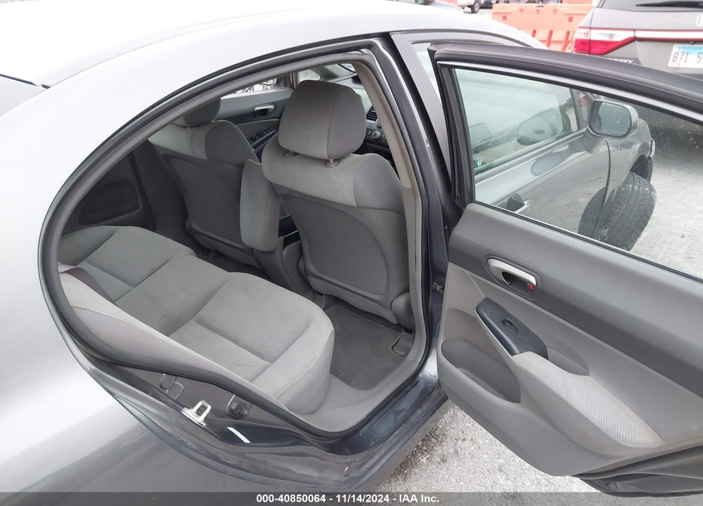 2010 HONDA CIVIC LX VIN: 19XFA1F52AE083181