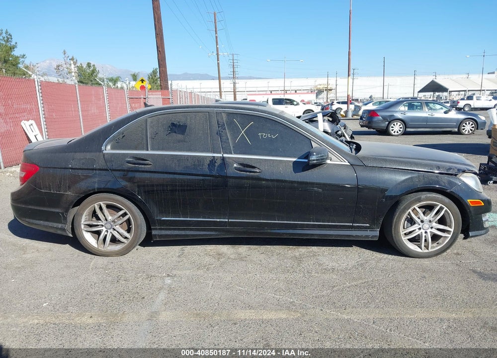 2014 MERCEDES-BENZ C 250 LUXURY/SPORT VIN: WDDGF4HB5EG234732
