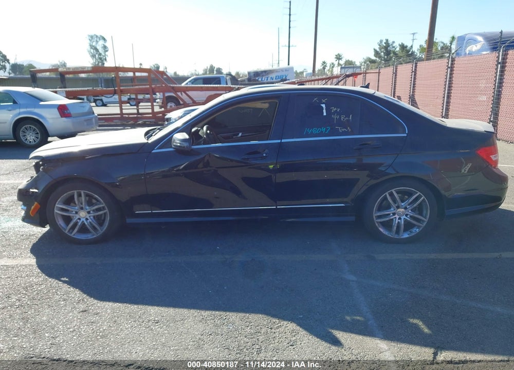 2014 MERCEDES-BENZ C 250 LUXURY/SPORT VIN: WDDGF4HB5EG234732