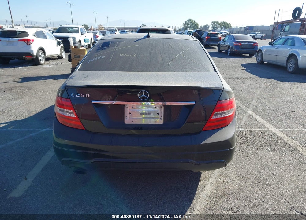 2014 MERCEDES-BENZ C 250 LUXURY/SPORT VIN: WDDGF4HB5EG234732