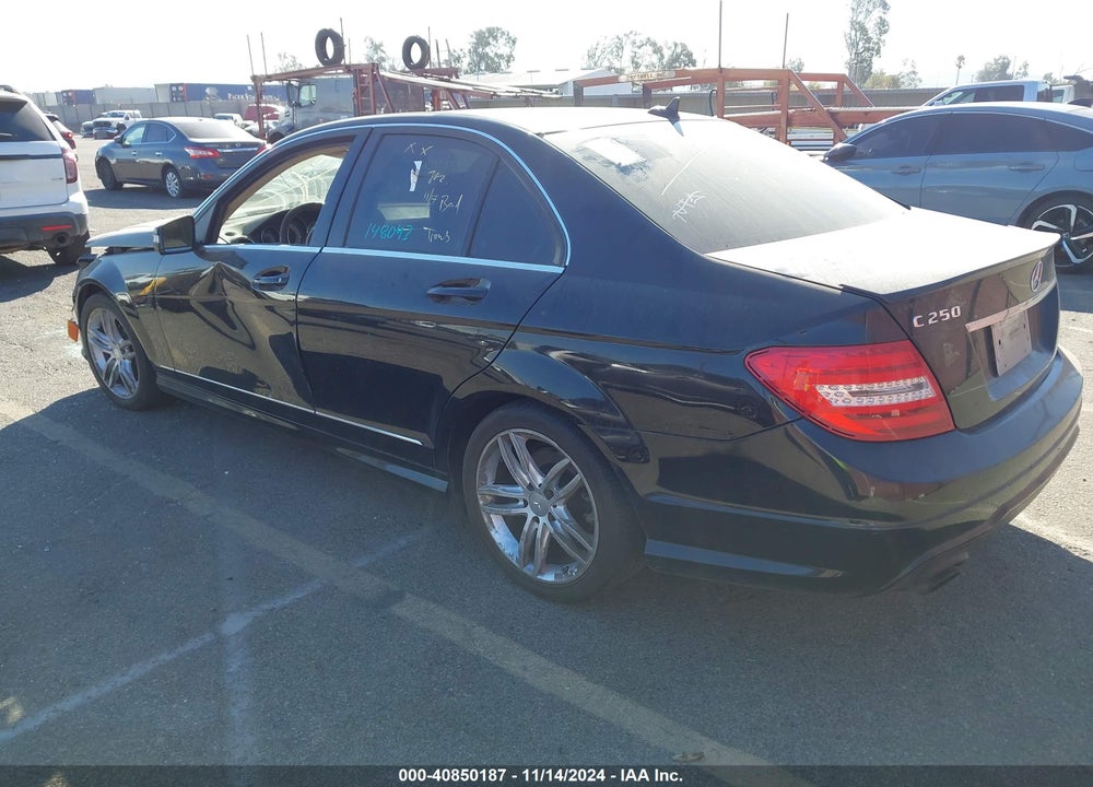 2014 MERCEDES-BENZ C 250 LUXURY/SPORT VIN: WDDGF4HB5EG234732