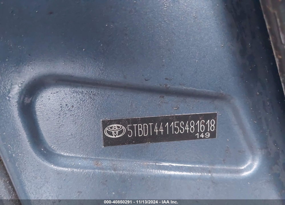 2005 TOYOTA TUNDRA SR5 V8 VIN: 5TBDT44115S481618