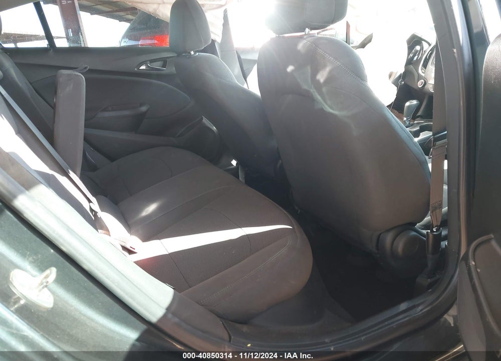 2019 CHEVROLET CRUZE VIN: 3G1BE6SM2KS576173