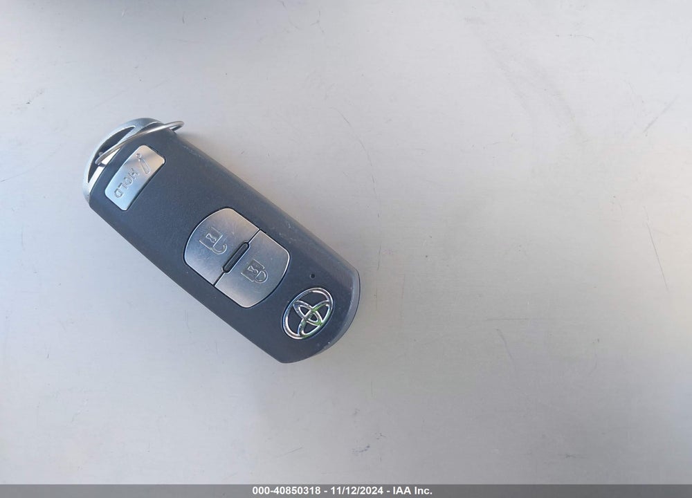 2020 TOYOTA YARIS LE VIN: 3MYDLBJV0LY702197