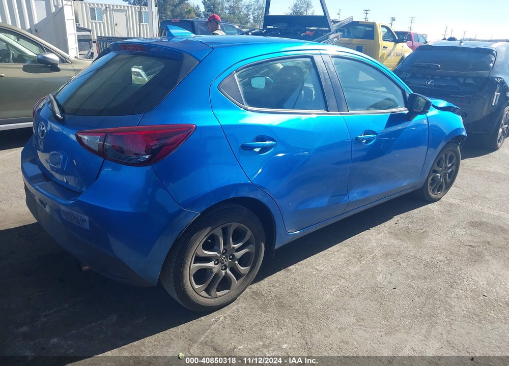 2020 TOYOTA YARIS LE VIN: 3MYDLBJV0LY702197