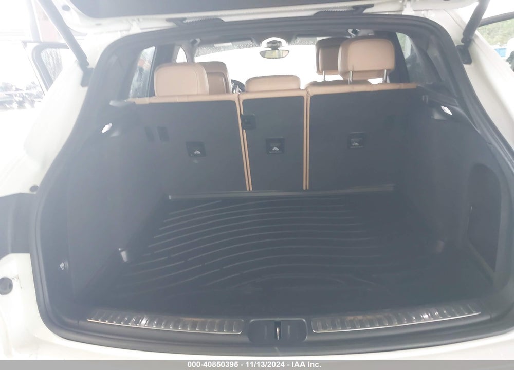 2017 PORSCHE MACAN VIN: WP1AA2A58HLB02243