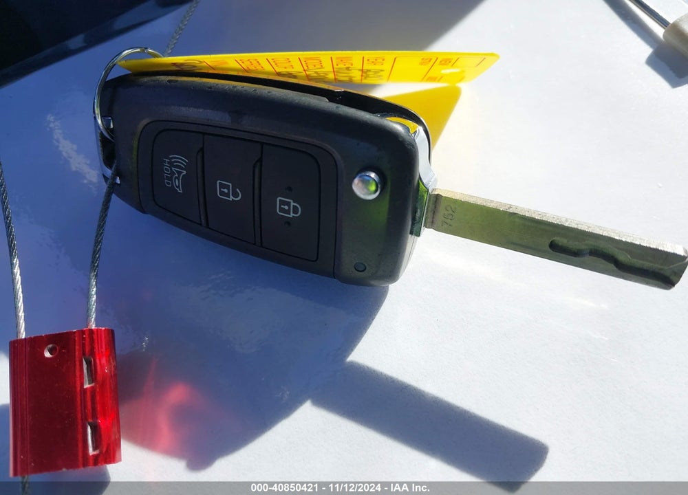 2020 HYUNDAI VENUE SEL VIN: KMHRC8A37LU024715