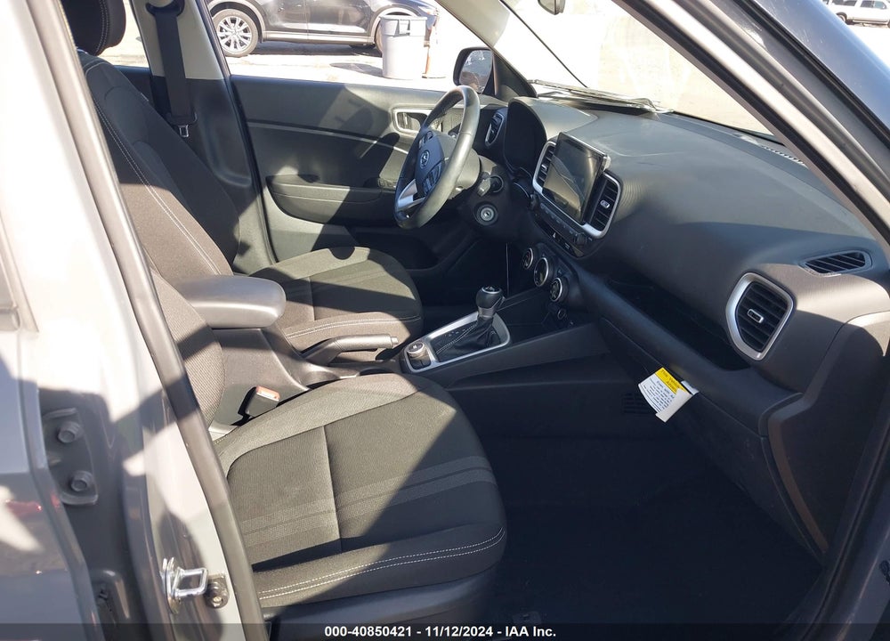 2020 HYUNDAI VENUE SEL VIN: KMHRC8A37LU024715