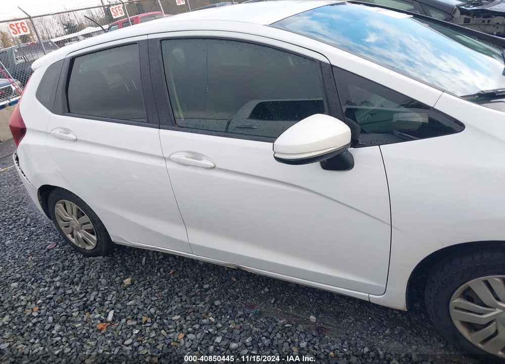 2015 HONDA FIT LX VIN: 3HGGK5H55FM743931