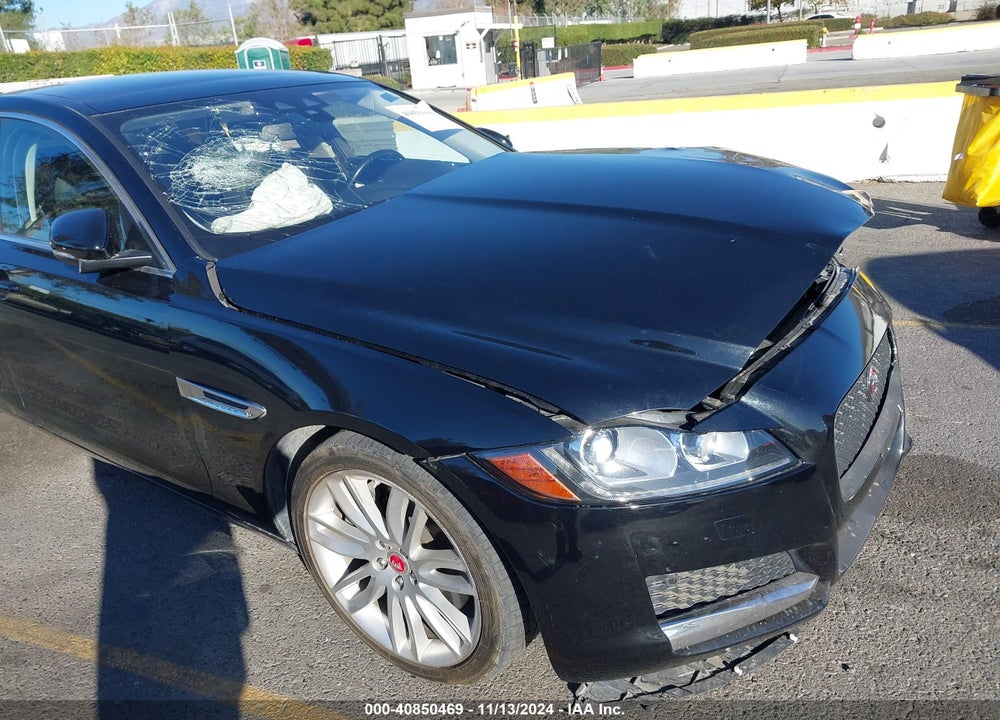 2016 JAGUAR XF 35T PRESTIGE VIN: SAJBE4BV7GCY02923
