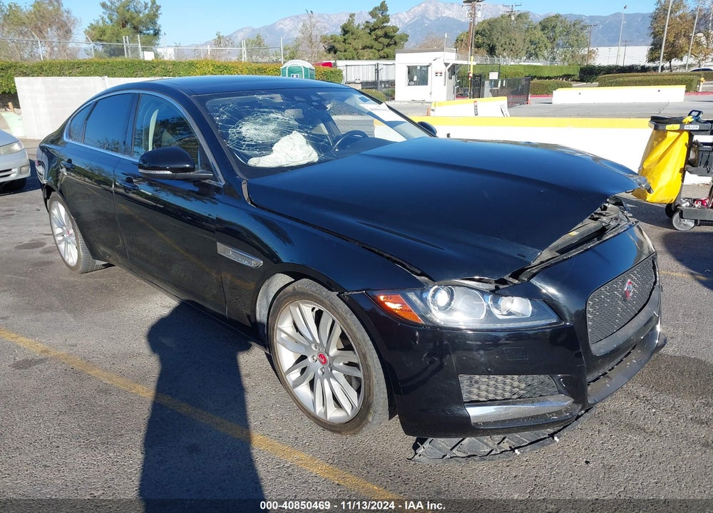 2016 JAGUAR XF 35T PRESTIGE VIN: SAJBE4BV7GCY02923